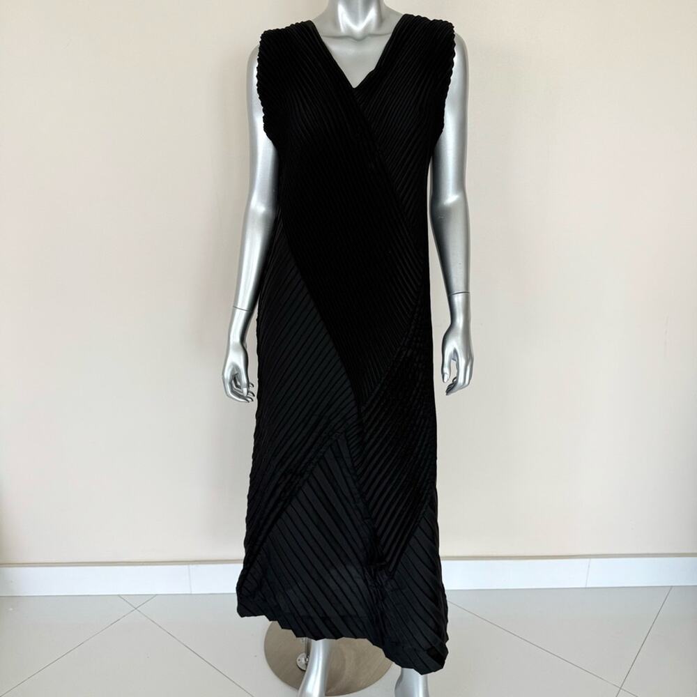 Issey Miyake women long dress size 3 or L Authentic Retail 1200$